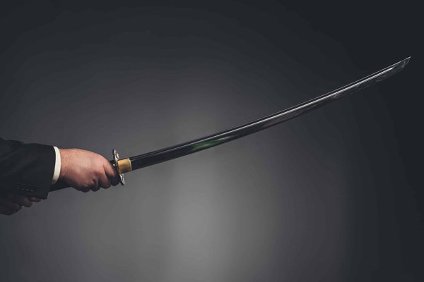 Le katana de Sasuke, une arme virtuelle que vous pouvez avoir dans la réalité