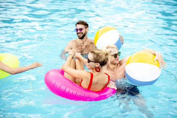 Quels sont les campings Tikayan avec les meilleures piscines dans le Var ?
